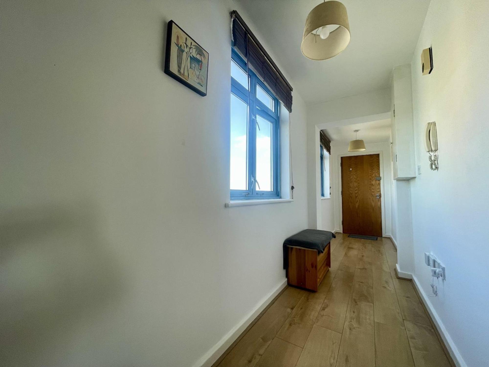 Hk Life Serviced Apartment , City Centre Swindon Dış mekan fotoğraf