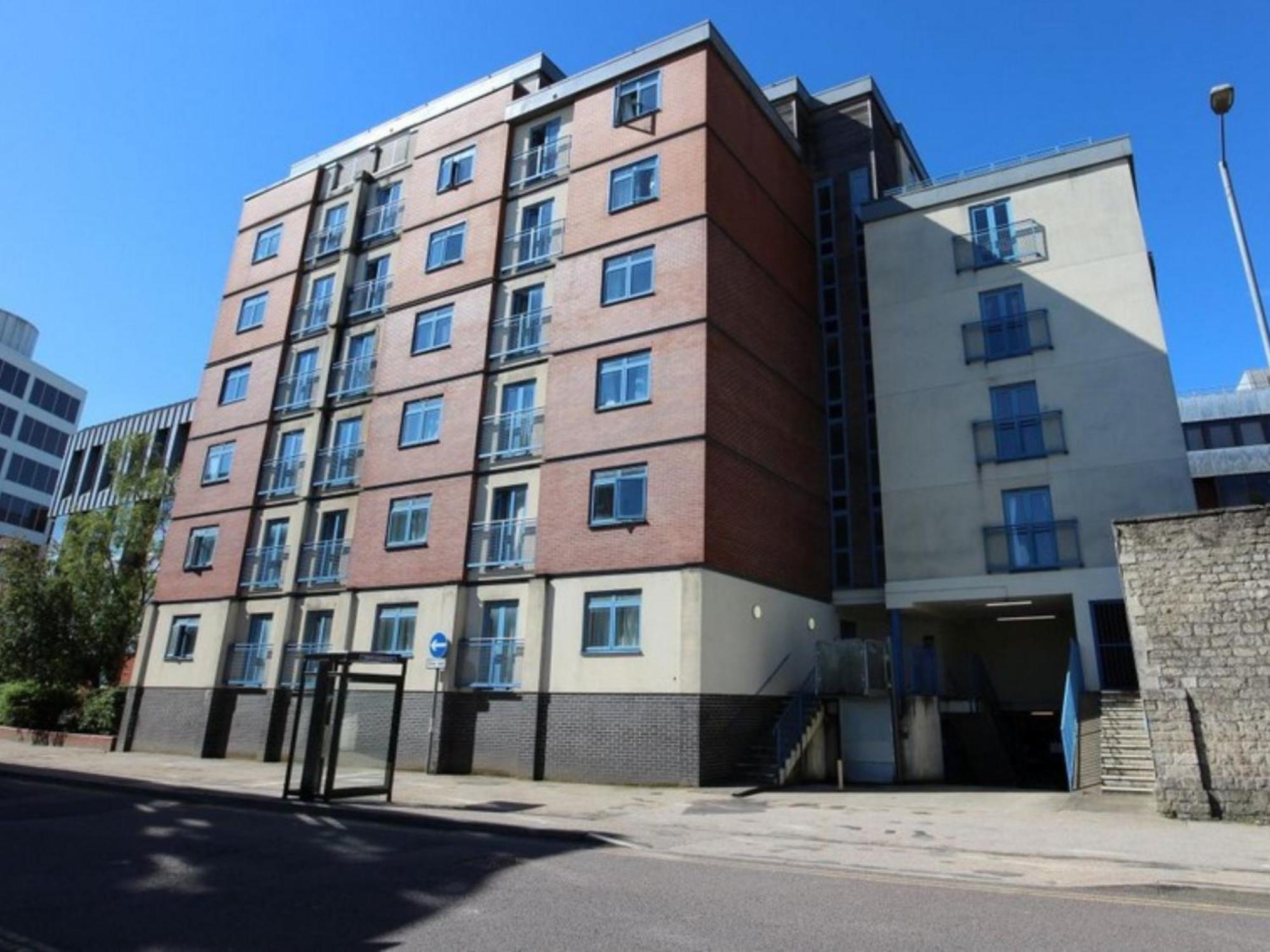 Hk Life Serviced Apartment , City Centre Swindon Dış mekan fotoğraf
