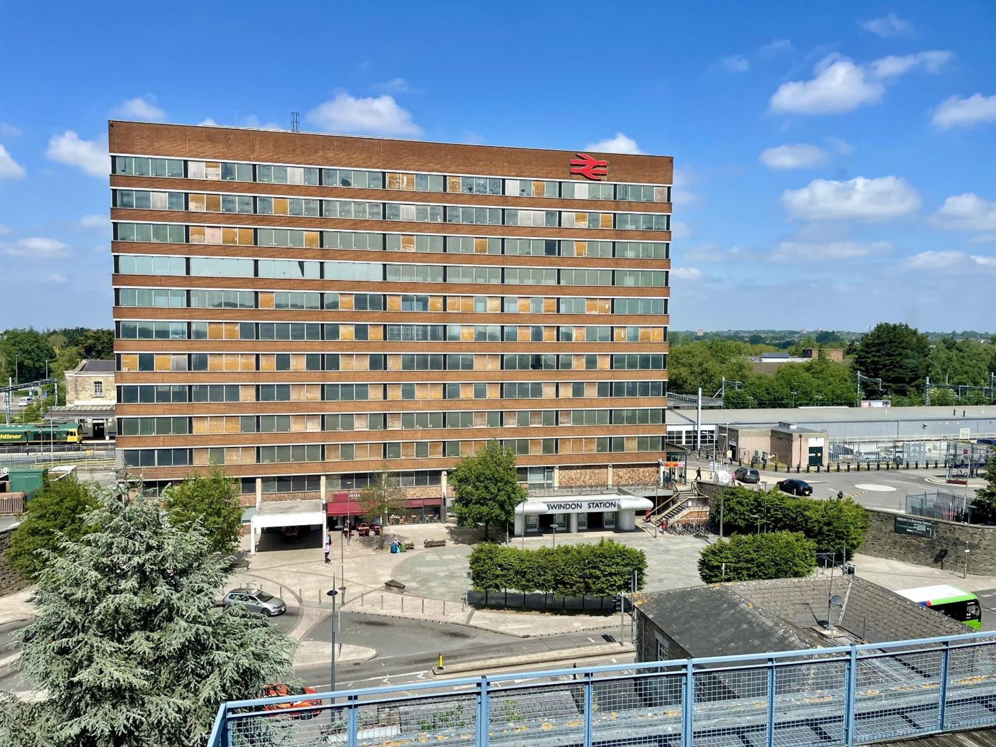 Hk Life Serviced Apartment , City Centre Swindon Dış mekan fotoğraf